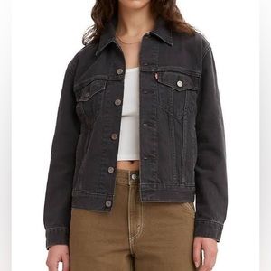 Levi’s trucker jacket